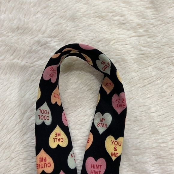 Metropolis 100% Italian silk heart Tie - Picture 12 of 12